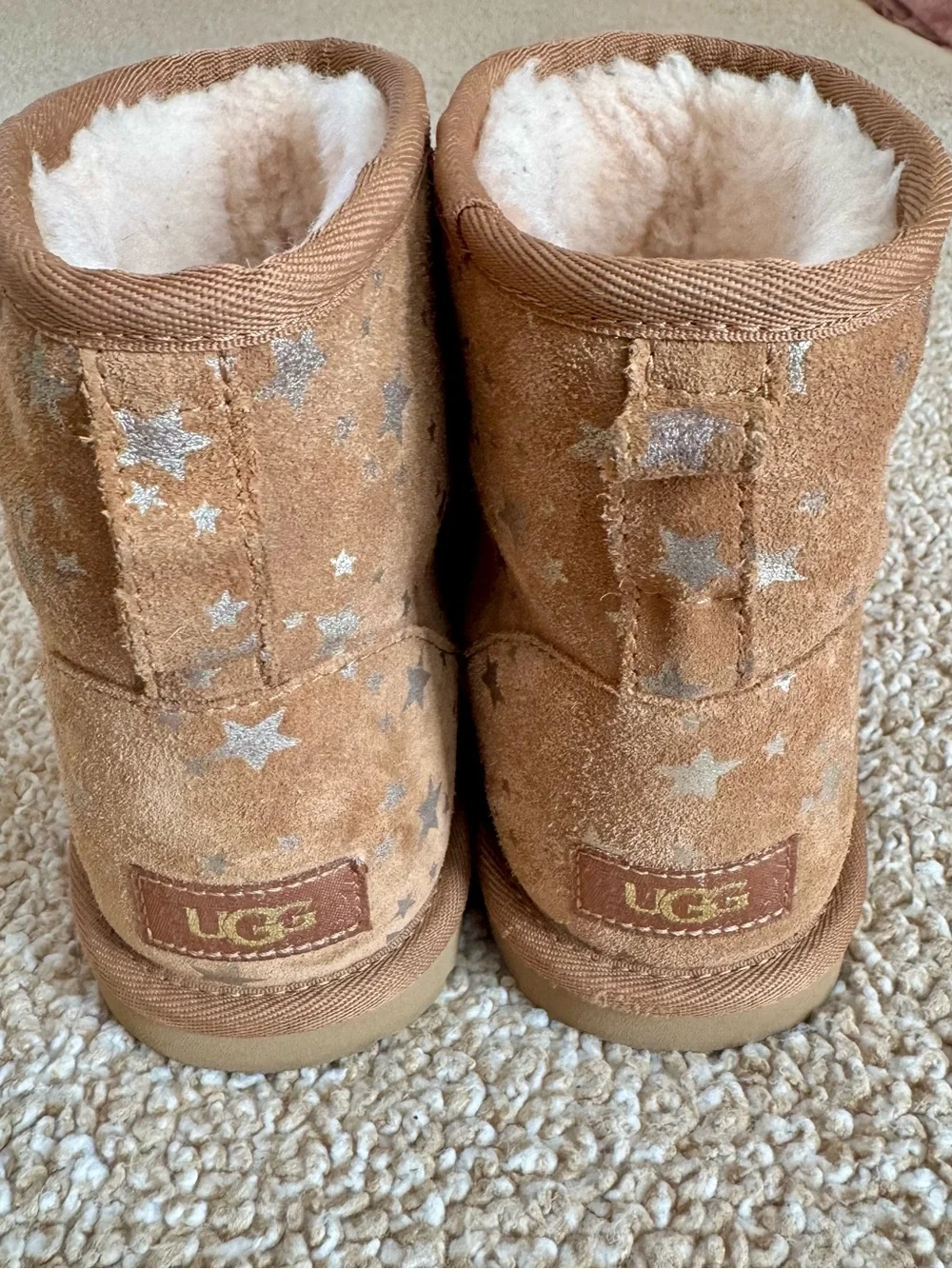 UGG Classic II Mini Metallic Star Print Boots Big Kids Girls Size 6